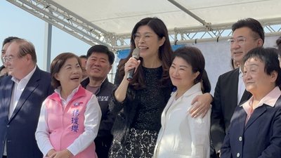 鄭麗文盧秀燕相擁駁心結傳言 允推最強台中市長人選