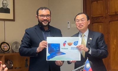 台灣援贈天主教聖言會 購置電腦予非洲5國學童