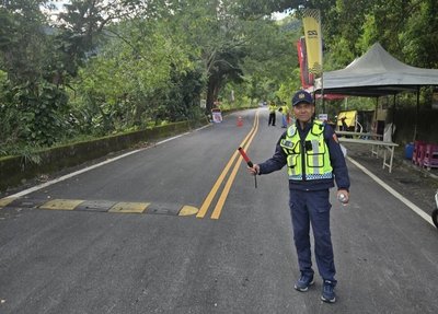 轉彎停等紅燈方向燈不能斷 違者罰1200元以上