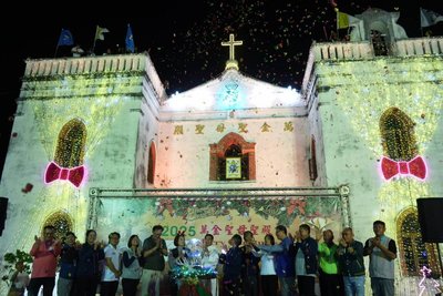 屏東萬金聖母聖殿點燈 耶誕氣氛濃厚