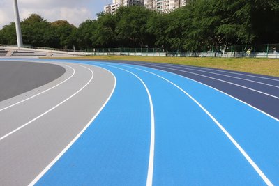 新北新莊田徑場整修導入3色跑道 足球場換人工草皮