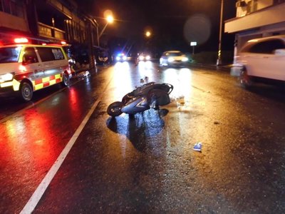 宜蘭三星機車騎士擦撞2過馬路行人 3人送醫