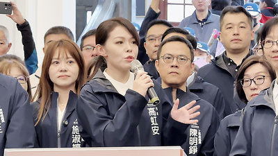 支持者簇擁復職回新竹市府 高虹安:我回來上班了