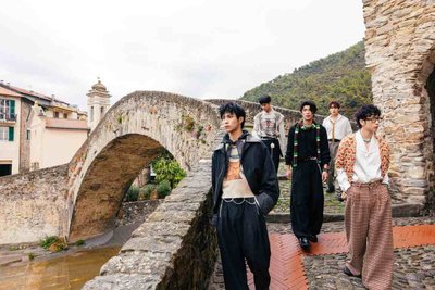 男團FEniX赴南法拍MV　拍攝封面遇雨天卻有小確幸