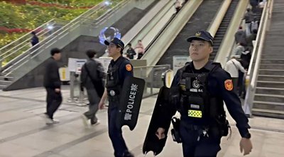 高雄聖誕生活節登場 周邊高捷站加派警力警戒