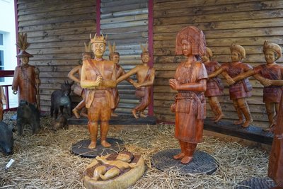 耶誕馬槽融入原住民特色　阿美族木雕家作品巴黎展出