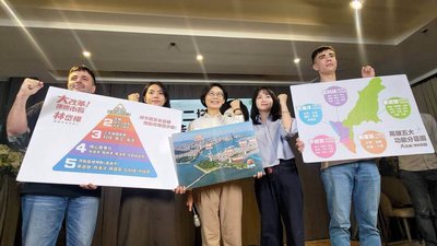 民進黨高雄市長初選白熱化 端政見、掃街拜票拚戰