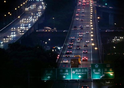 行憲紀念日　國道採單一費率通行費75折