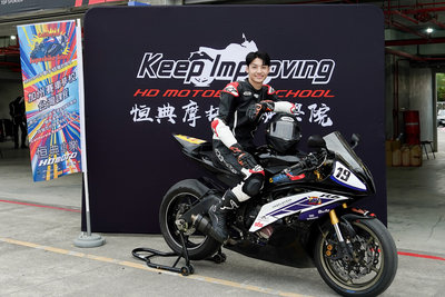 王君豪買重機代步　圓夢學賽車挑戰自我極限