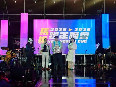 連江縣跨年晚會 千人不畏寒風排隊拚抽機車