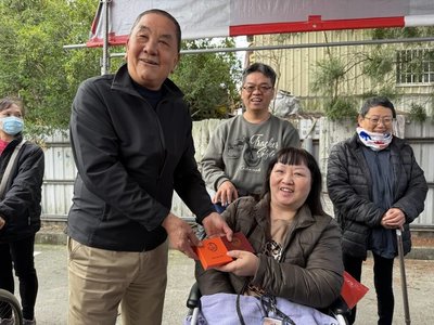 南投竹山紫南宮發馬年錢母　估10萬人排10公里