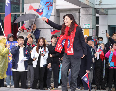 國民黨元旦升旗　鄭麗文盼朝野放下成見積極和解