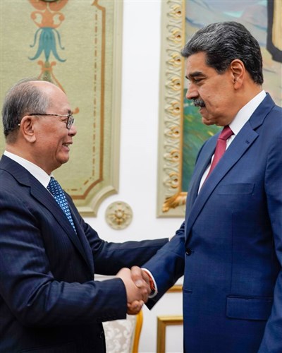 被美國抓走前夕 馬杜洛會見中國特使稱中委是兄弟