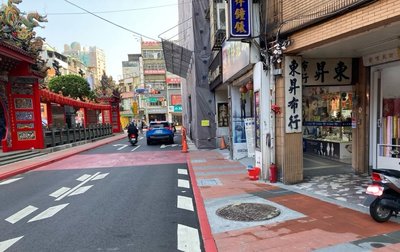 桃園景福宮紅色鋪面易誤認行穿道 市府增標示改善