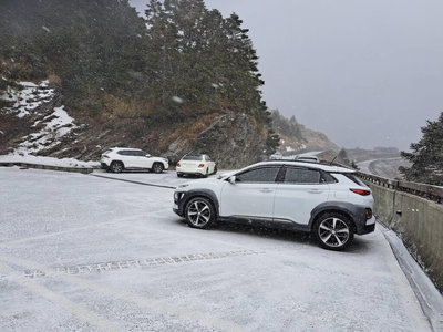 合歡山松雪樓降冰霰 台14甲翠峰至大禹嶺下午封閉