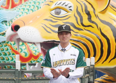 黃子鵬加盟台鋼雄鷹　前隊友林立：我會注意你