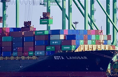 財部:114年對美出口比重30.9% 26年首見高於中港