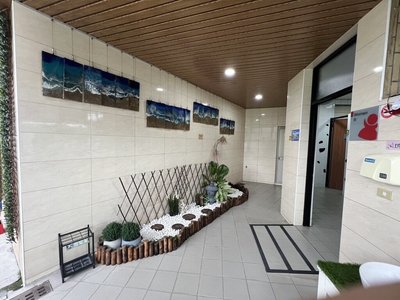 藝術走進公廁　台東初鹿加油站廁所化身畫廊