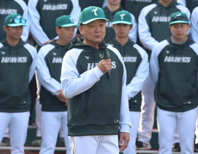 洪一中「暴雷」爭取布坎南 雄鷹領隊:尊重富邦