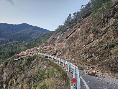 北橫公路宜蘭明池段坍方阻斷  公路局估傍晚搶通