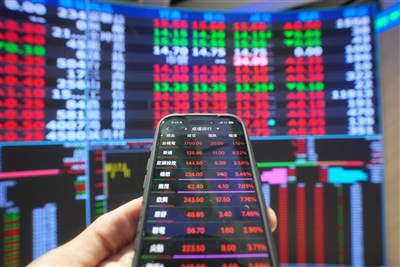 台股本週大漲1119點　上市公司總市值衝破百兆大關