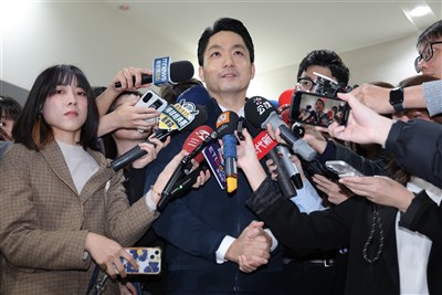 柯文哲指營養午餐免費騙選票　蔣萬安：減輕家庭負擔