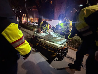 寒流來襲6旬男倒臥路旁　台中警助送醫解危機