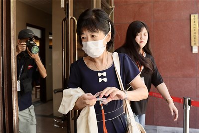 陳佩琪貼出搜索票涉洩個資　廉政署：有違法疑慮