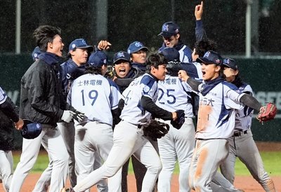 大專棒球聯賽鏖戰逾4小時靠意志力　北市大晉冠軍戰