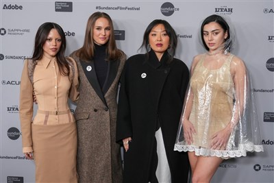 美明尼蘇達州示威者遭槍殺　娜塔莉波曼等人表態ICE Out