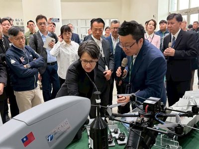 副總統參訪亞洲無人機AI創新中心　雷虎秀獲美認證產品