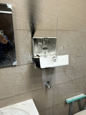 新北慈濟醫院廁所遭縱火已撲滅　嫌犯送辦