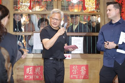 ASIC挑戰來勢洶洶 黃仁勳:出貨量不會超過輝達GPU