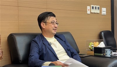 帶網紅開箱豪宅掀熱議 謝典霖:讓好奇的人有解答