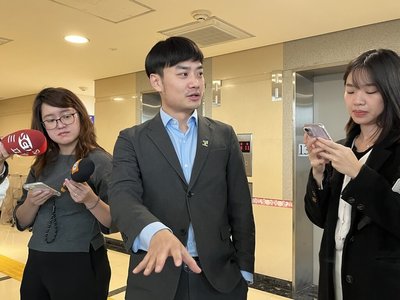 年貨大街擬設戶外吸菸室 北市:先與中央溝通法規