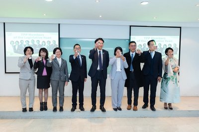 黃國昌:嚴格監督特別預算與支持國防毫無衝突