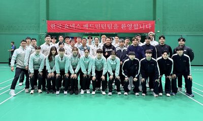 李龍大率韓國YONEX羽球隊訪台　與土銀球團交流