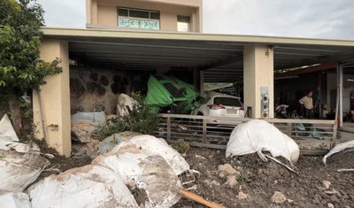 台東拖板車失控撞民宅　36歲駕駛重傷身亡