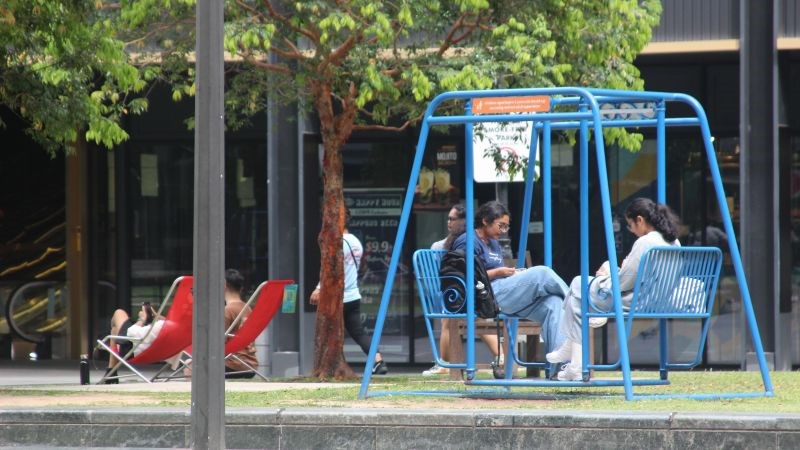 躺椅打盹也能社交  新加坡公共空間會呼吸