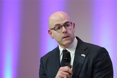 涉雙重任職爭議　Fed理事米蘭請辭白宮職位