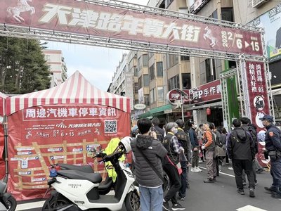 中市府稽查天津街年貨大街　抽核74家攤商