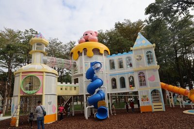後勁公園「森林城堡」啟用　高雄親子新地標