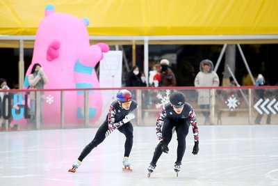 首爾廣場溜冰場吸引近5萬外國人  交通、價格成優勢