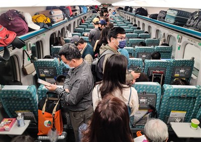 春節自由座等多久？高鐵攜LINE TODAY推預估燈號