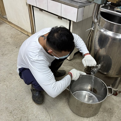 栽種蒸餾一手包辦　中監茶樹精油沐浴乳禮盒熱賣