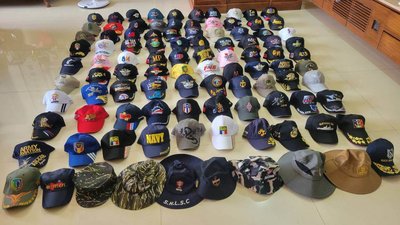 藏頭文結緣 文史者陳榮楷收藏逾200頂國軍紀念帽