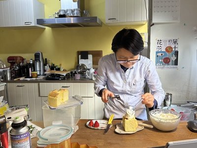 期貨主管轉身甜點師　靠無添加物飄香芝山岩