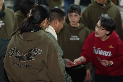 蕭副總統:「戰貓帽T」非賣品 已送1件給蔡英文