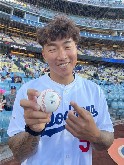 WBC台灣隊「神之左手」幫忙 郭泓志助球員調整