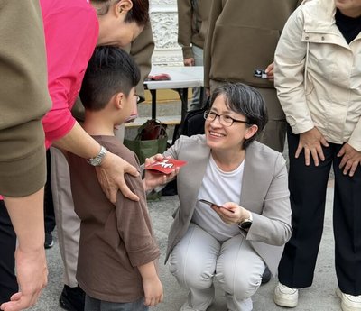 蕭副總統屏東發福袋　民眾高喊台灣加油